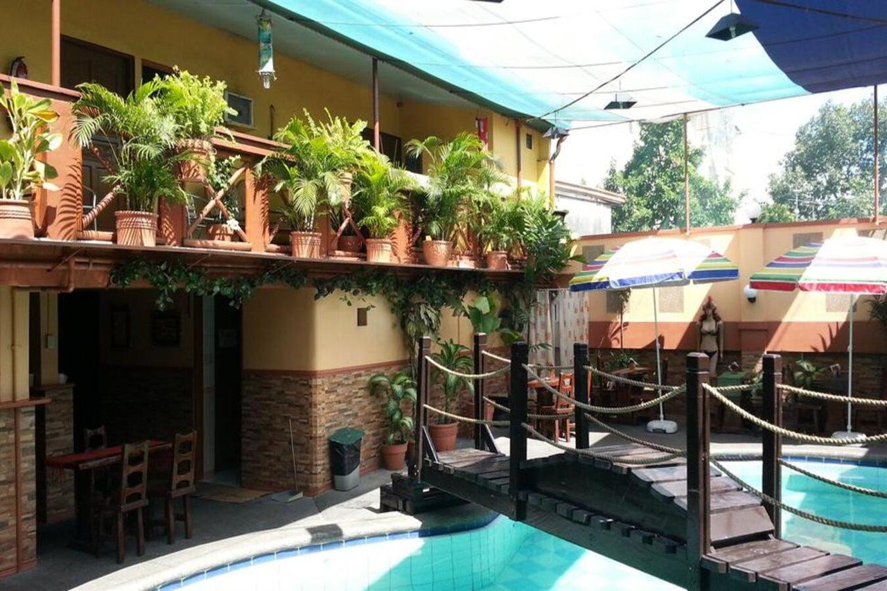Kokomos Hotel And Restaurant Angeles Buitenkant foto